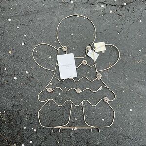 NWT Cynthia Rowley Wire Gingerbread Man Wall Decor with Photo Clip Spots